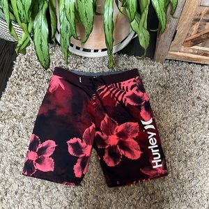 Mens Hurley bathing suit tropical looking sharp GC